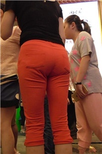 【纳兰xing急作品】颇有韵味的熟女 [MP4/323MB]