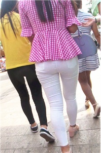 极品白裤紧绷美臀小妹[159M/MP4]