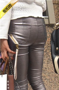 银色皮裤长腿丰满女人[207M/MP4]