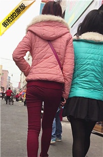 红色紧身裤美眉[356M/MOV]