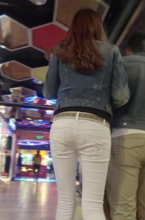 白裤长腿美眉，身材真赞[304M/M2TS]