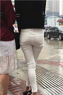 极品宽臀白裤成熟小MM第一季[858M/MOV]