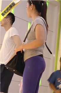 弹力裤勒出好曲线[412M/M2TS]