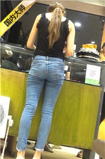 鞋店里犹豫不决的紧牛长腿青春美眉[MP4/1GB]