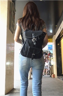 极品靓丽美少女如此瘦臀居然这么宽大[306M/MOV]