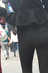 极品黑色紧身裤紧裹小肥美圆臀MM[259M/MP4]