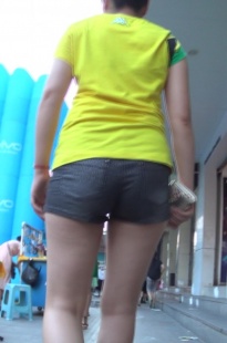 分得很开的紧身短裤熟女[120M/MTS]