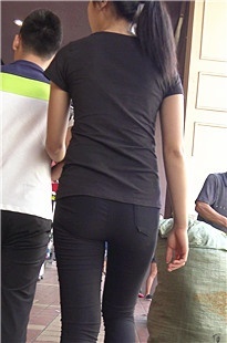 超紧打底宽臀小妹[342M/MP4]