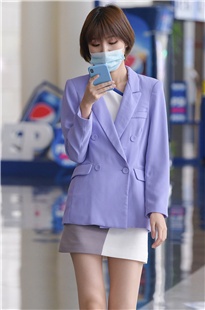 美腿气质美女，好白的大长腿3A2292[459M]