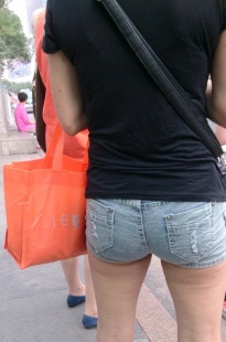 风情熟女的月牙[365M/MP4]