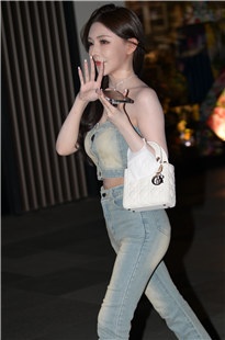 抹胸紧牛女孩3A5510[2.56G]