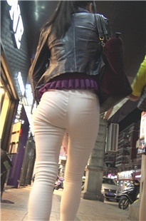 极品宽臀白裤清晰内痕[153M/MP4]