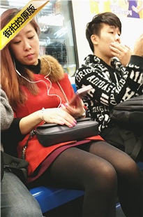 4K-地铁拍摄黑丝性感MTMM[845M/MP4]