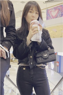 极品黑裤美女小姐姐紧屯真性感JS395[3.5G]