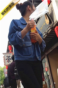 游古街的黑色紧身裤翘臀小妹，专摄前三角[483M/MOV]