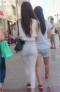 白裤翘臀时尚妹子[148M/MP4]