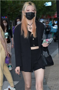 【上海时装周】穿拖鞋的美腿3A5114[1.74G]