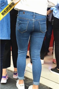 饱满圆润肥臀紧身蓝牛美眉好诱惑的臀部[433M/MOV]