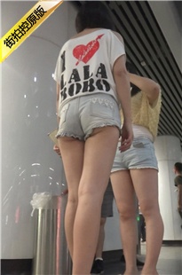 地铁上xinggan美女的热裤真诱惑[792M/M2TS]