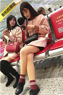 4K-高铁站候车的两个肉丝漂亮美女[910M/MP4]