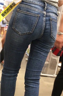 商场拍摄蓝色紧身牛仔裤极品饱满翘臀美眉[273M/MOV]