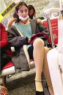 4K-高铁站候车的高跟肉丝极品MT美女[996M/MP4]