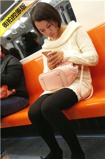 4K-白色毛衣连衣裙黑色打底SW高跟美眉[1.23G/MP4]