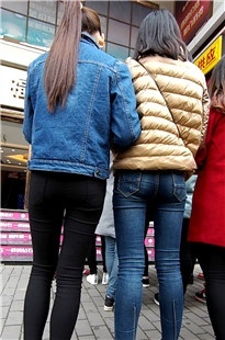 极品紧身黑裤与紧身牛仔裤美眉[1003M/MP4]