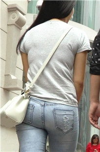 牛仔裤紧臀妹子[263M/MP4]