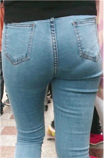 一身牛仔打扮的MM [103M/MP4]