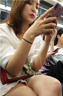 4K-地铁街拍美女[253M]