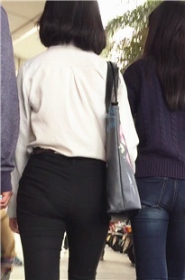 白衣丰臀黑色紧身铅笔裤萝莉[459M/MOV]