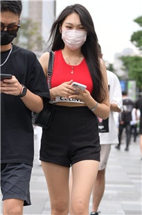 热裤美腿女孩3A5365[1.71G]