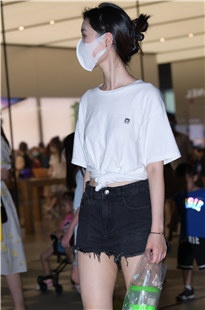 双腿真不错，又白又直3A5553[1.55G]