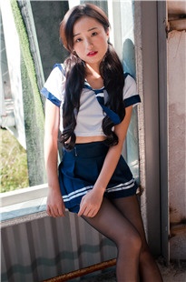 日系小妹仓井优香的绝对领域水手黑丝街拍3A288[1.57G]