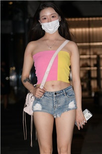 凉快热裤女孩，细品3A4774[2.27G]