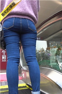 大学城一路跟拍极品翘臀牛仔裤美眉[1.93G/MP4]