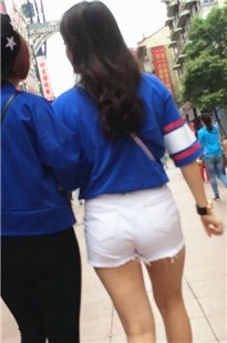 时尚的白热裤小妹[172M/MOV]