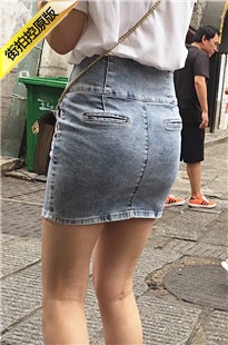 牛仔短裙极品圆润翘臀美眉[429M/MOV]