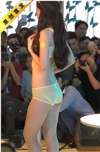 4k画质 2015深圳内衣展性感内衣模特（4）[MP4/1.1GB]