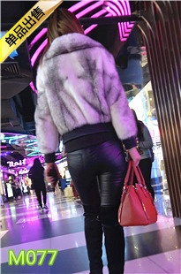 4K-黑色紧身皮裤高靴长腿圆润翘臀美眉M077[1.23G]