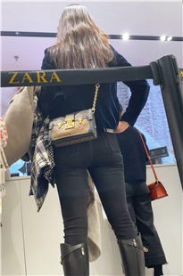 4K-性感黑紧裤大宽屯胸器少妇JS018[912M]