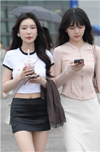 白皙美腿短裙穿搭3A7944[1.52G]