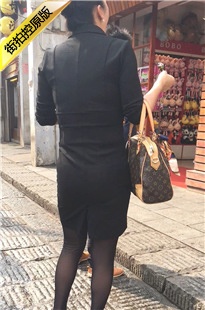 跟拍黑色紧身连衣裙黑丝女子[225M/MOV]