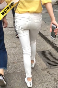 紧身翘臀白色紧身裤美眉[162M/MOV]