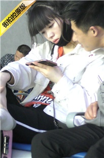 4K-戴口罩的长发棉袜妹子[1.33G/MP4]