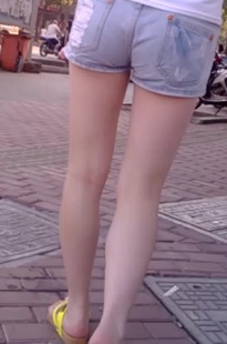 白衣热裤小妹[45.1M/MP4]