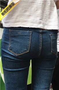 等公车的长发紧牛MM [148M/MOV]