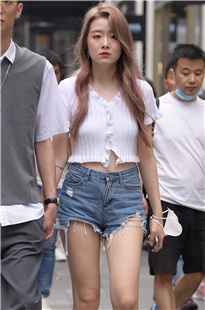 春光外泄热裤美眉3A2259[1.88G]