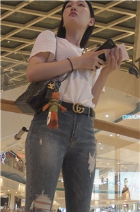 模特级别身材的美女穿着紧身牛仔裤第二季JS362[2.96G]